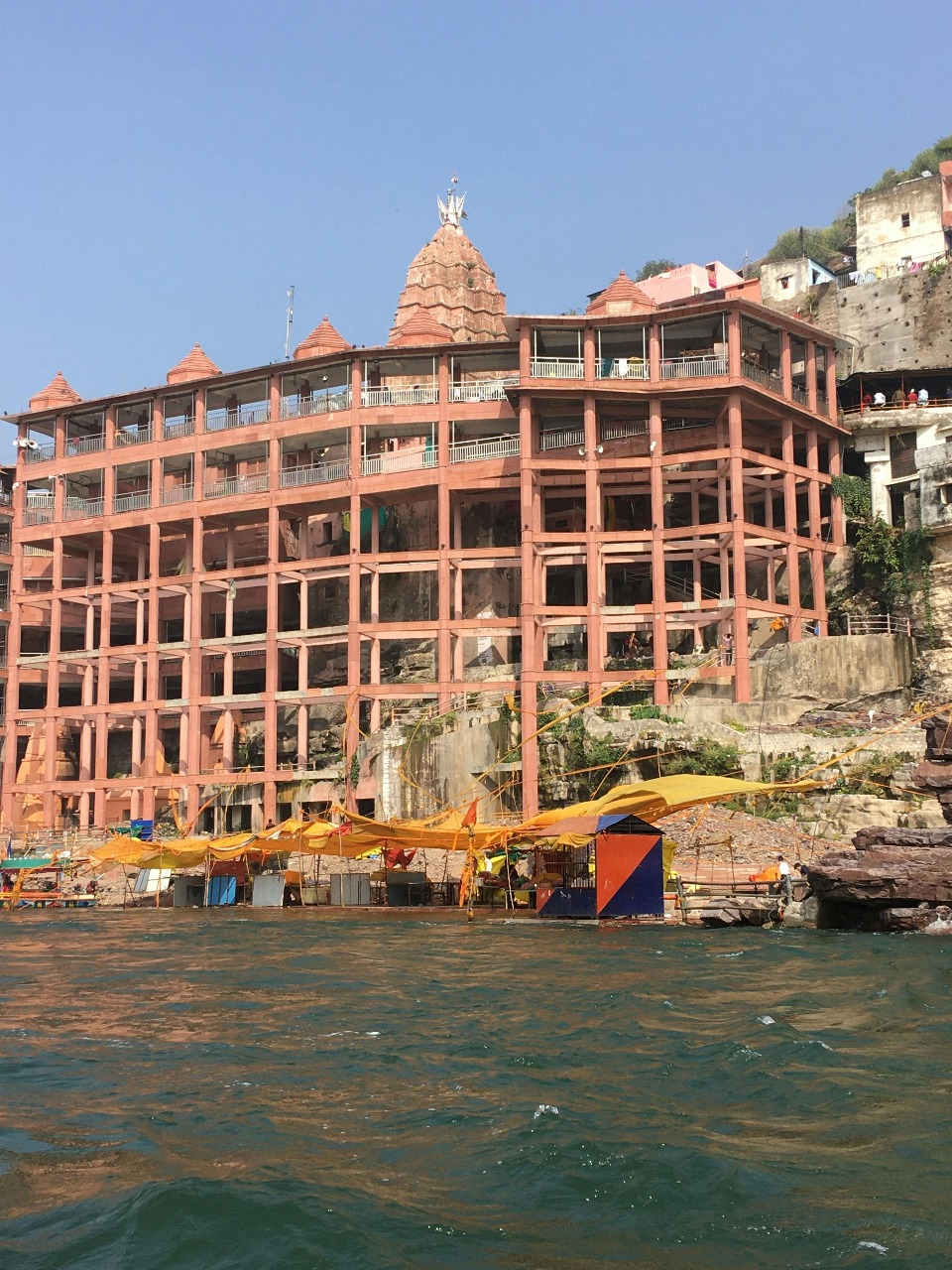Rituals on the banks of the Narmada river